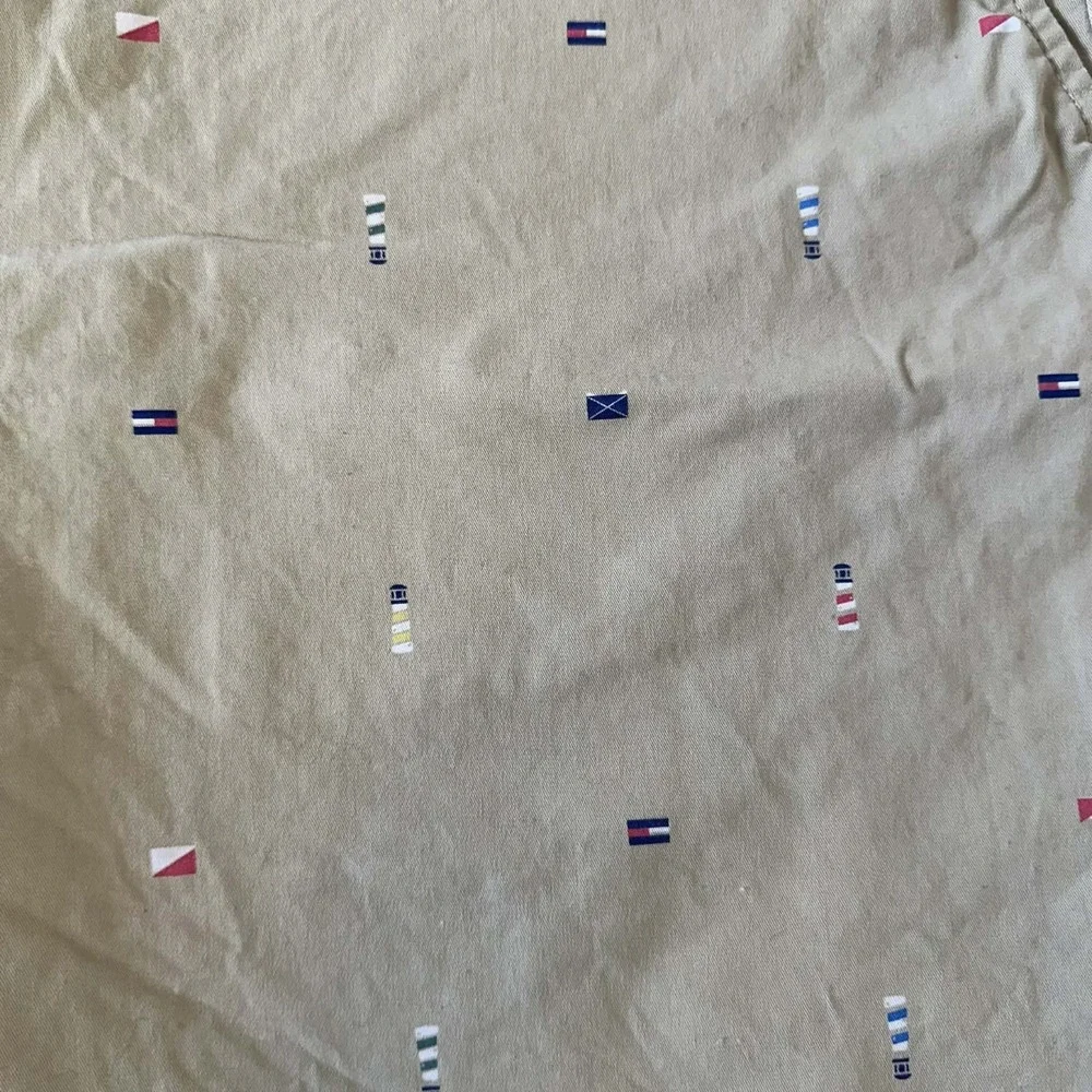 Tommy Hilfiger Mens Sz 42 Shorts Khaki 5 Pockets USA‎ Soft Cotton Stretch EUC